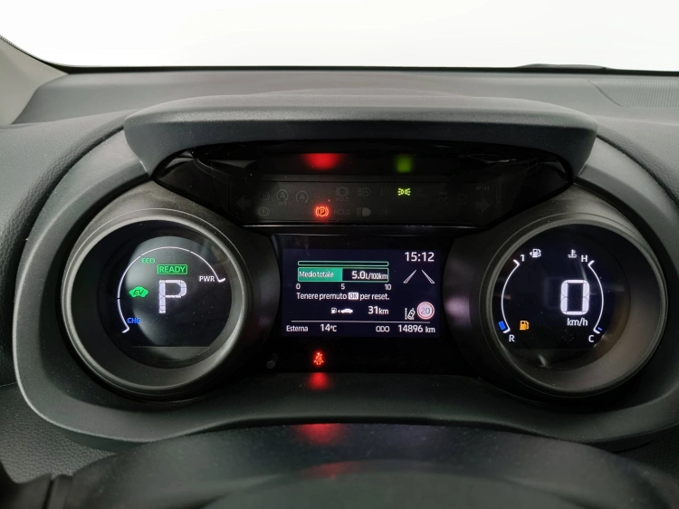 12 - Toyota Yaris TOYOTA Yaris 1.5 Hybrid 5 porte Trend