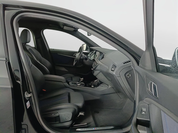 11 - BMW Serie 1 118d Msport auto