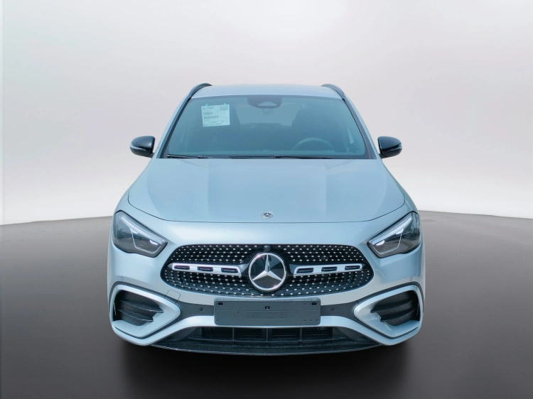 2 - Mercedes-Benz GLA 200 d automatic