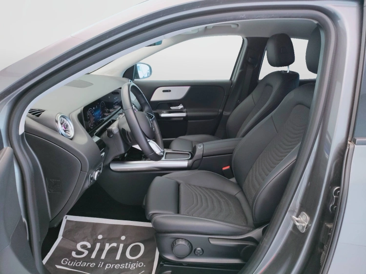 17 - Mercedes-Benz GLA 180 d Progressive Advanced Plus auto