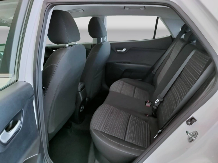 11 - Kia Stonic Stonic 1.6 crdi Urban 110cv