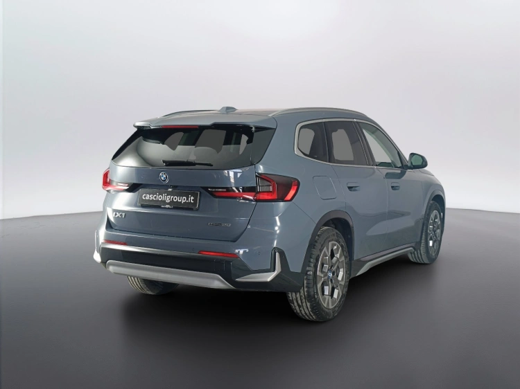 4 - BMW iX1 iX1 edrive 20 X-Line