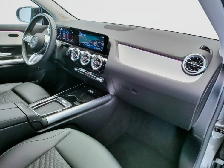 14 - Mercedes-Benz GLA 180 d Progressive Advanced Plus auto