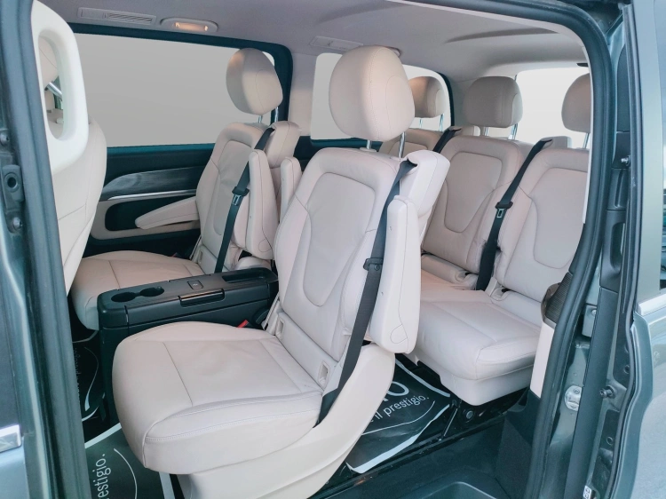 13 - Mercedes-Benz Classe V Long 250 d Premium 4matic auto