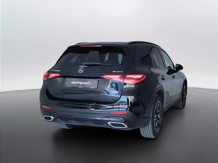 5 - Mercedes-Benz GLC 220 d mhev AMG Premium 4matic auto