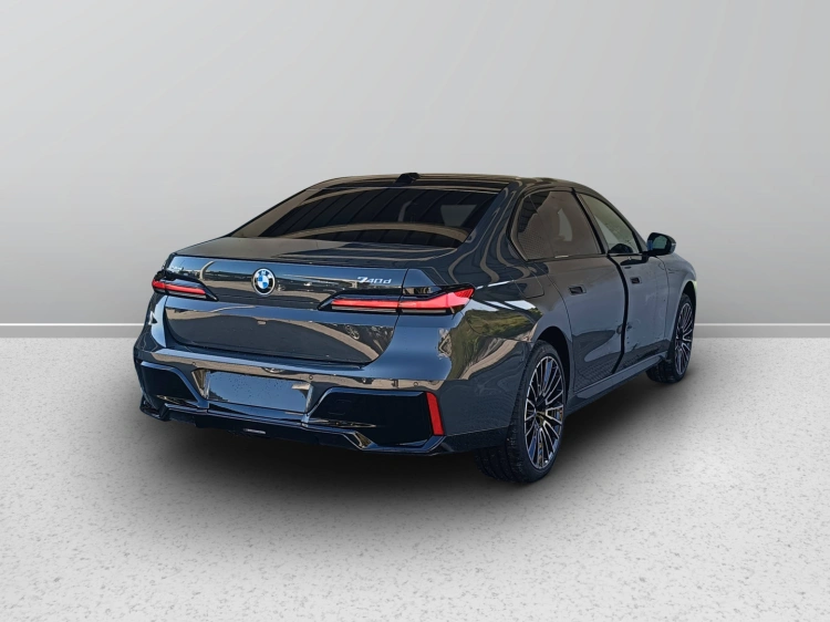 4 - BMW Serie 7 BMW 740d xDrive