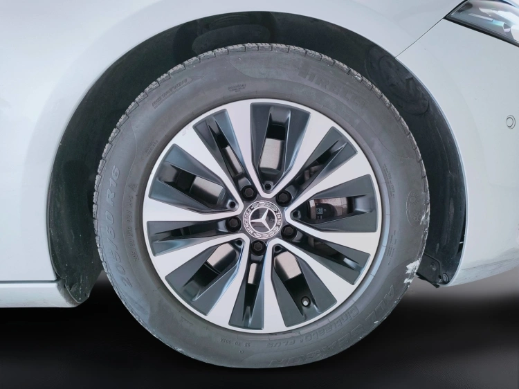 9 - Mercedes-Benz Classe A 180 d Business auto