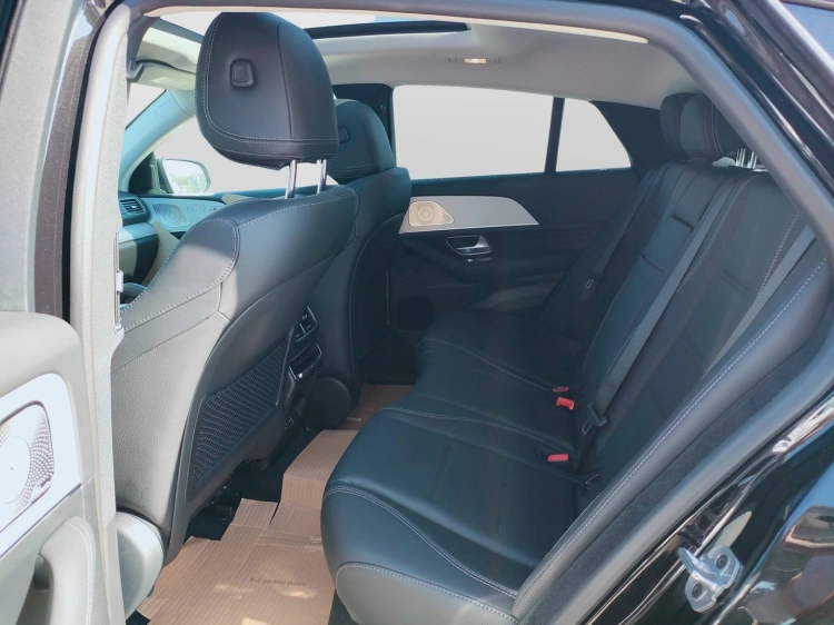 12 - Mercedes-Benz GLE 300 d 4MATIC Coupe