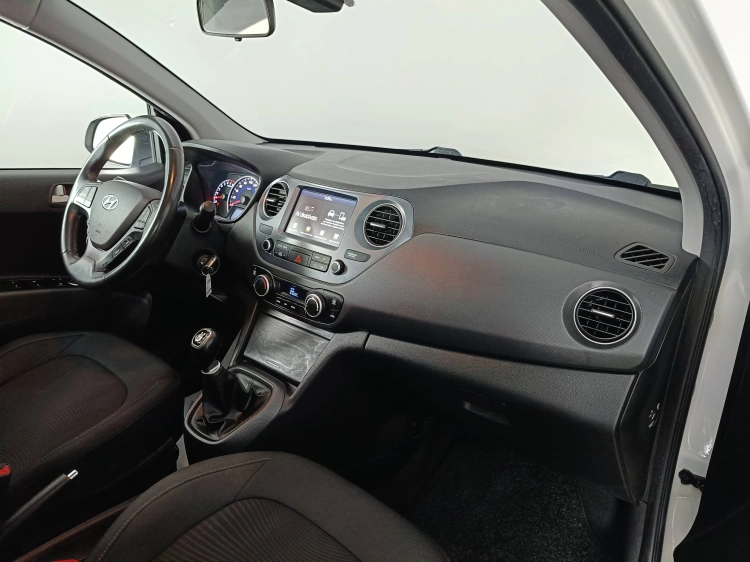 10 - Hyundai i10 i10 1.0 Prime