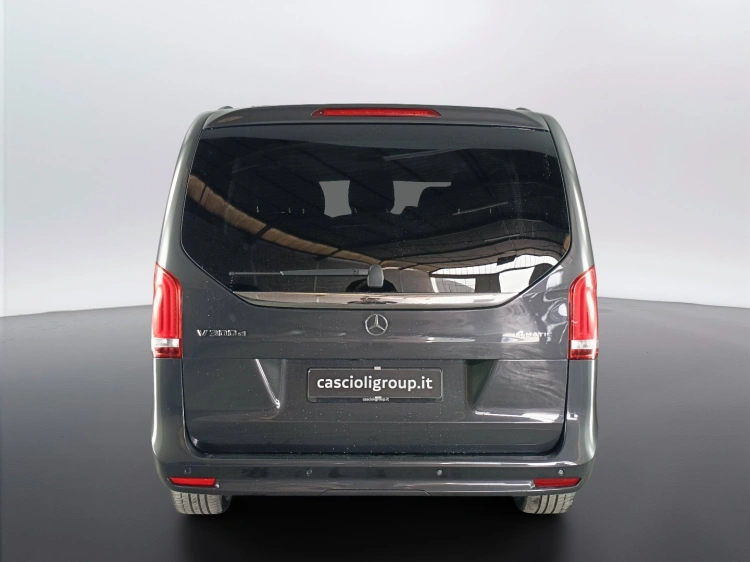 5 - Mercedes-Benz Classe V Extralong 300 d Premium 4matic auto