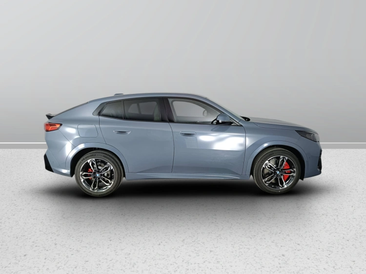 3 - BMW X2 BMW X2 sDrive18d