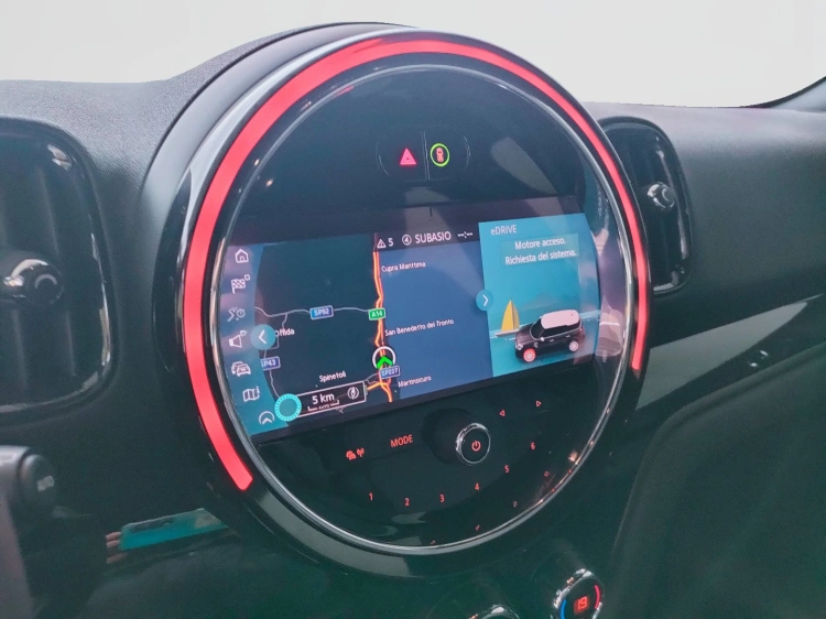 11 - MINI Countryman Mini Countryman 1.5 Cooper SE Essential all4 auto