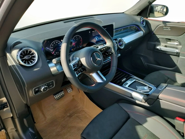7 - Mercedes-Benz GLB 200 d Automatic