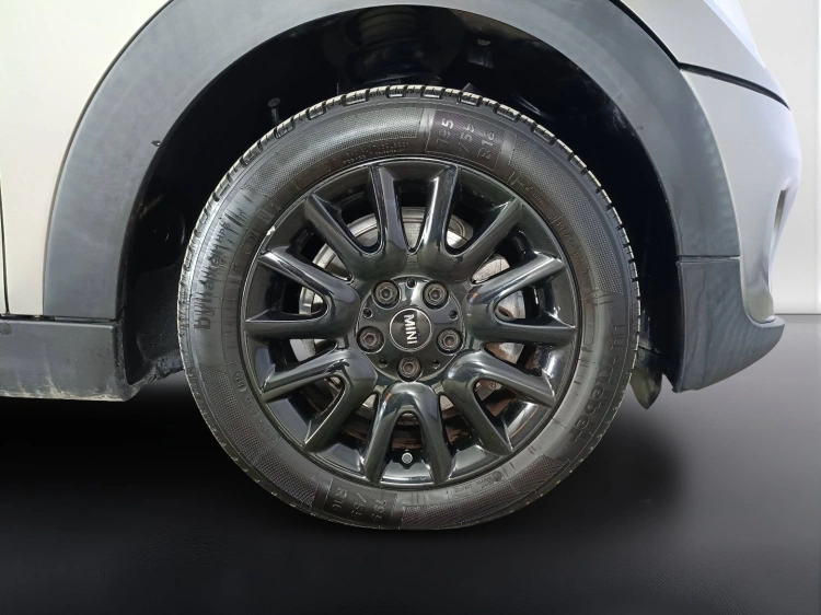 17 - MINI Cooper Mini 1.5 One D 5p