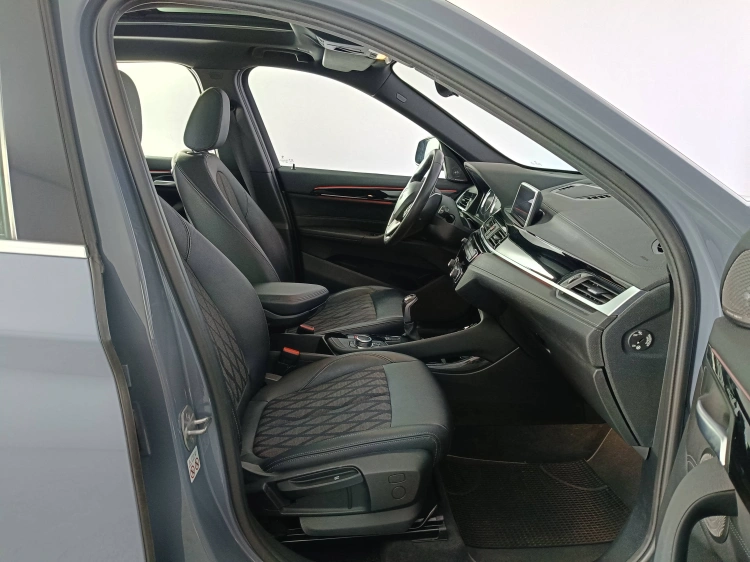 12 - BMW X1 X1 xdrive18d xLine