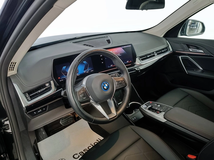 7 - BMW iX1 BMW iX1 eDrive20-Special Edition