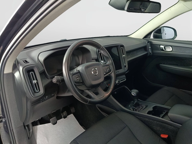 7 - Volvo XC40 XC40 2.0 d3