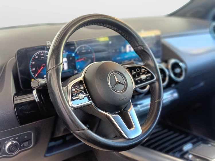 17 - Mercedes-Benz GLA 200 d Sport Plus auto