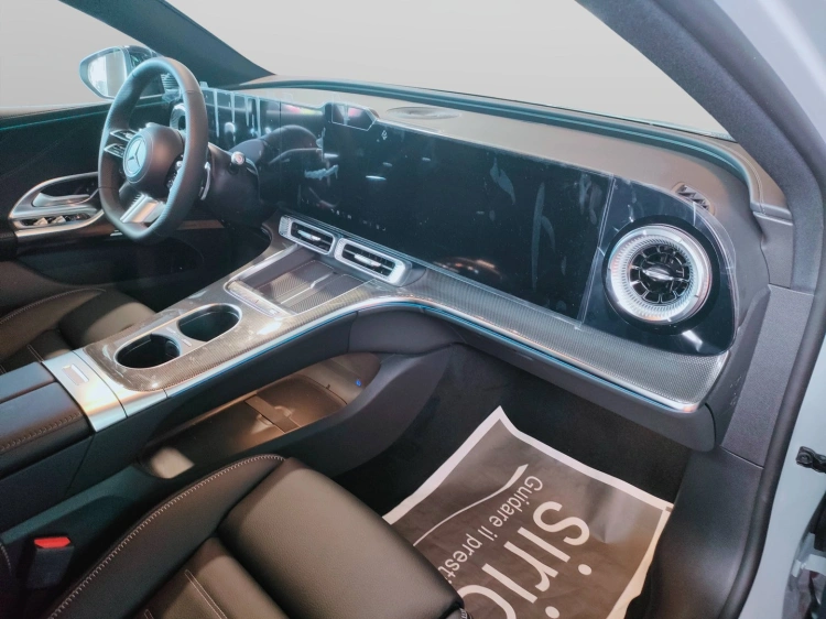 12 - Mercedes-Benz Classe C 400 4MATIC con tecnologia EQ