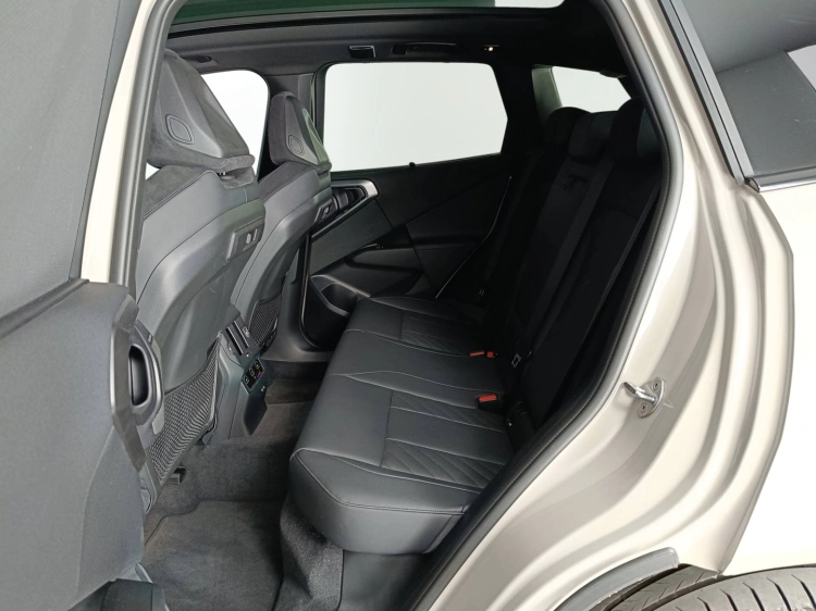 9 - BMW X3 X3 xdrive30e MSport auto