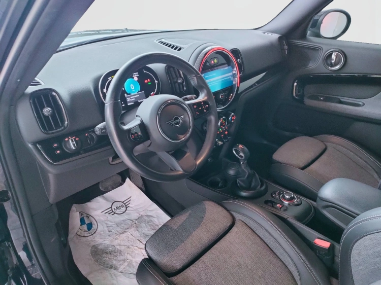 9 - MINI Countryman Mini Countryman 1.5 Cooper SE Essential all4 auto