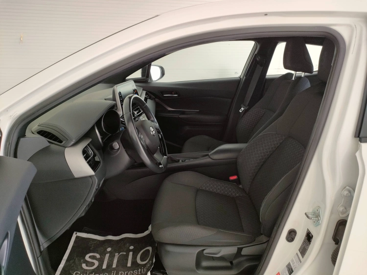 14 - Toyota C-HR C-HR 1.8h Active e-cvt
