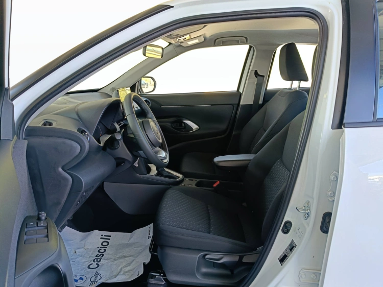 8 - Toyota Yaris Cross Yaris Cross 1.5h Active fwd 115cv e-cvt