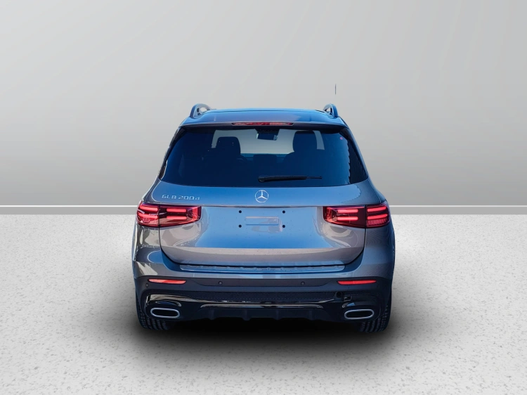 4 - Mercedes-Benz GLB 200 d Automatic