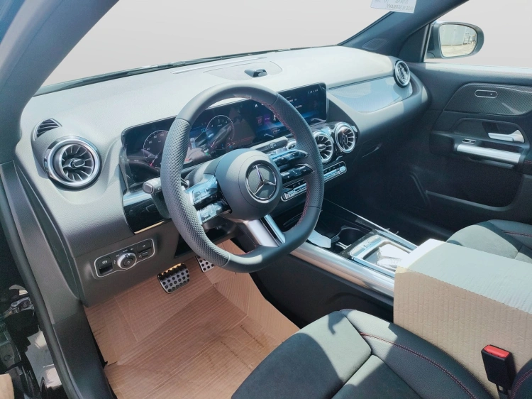 8 - Mercedes-Benz GLA 200 d automatic