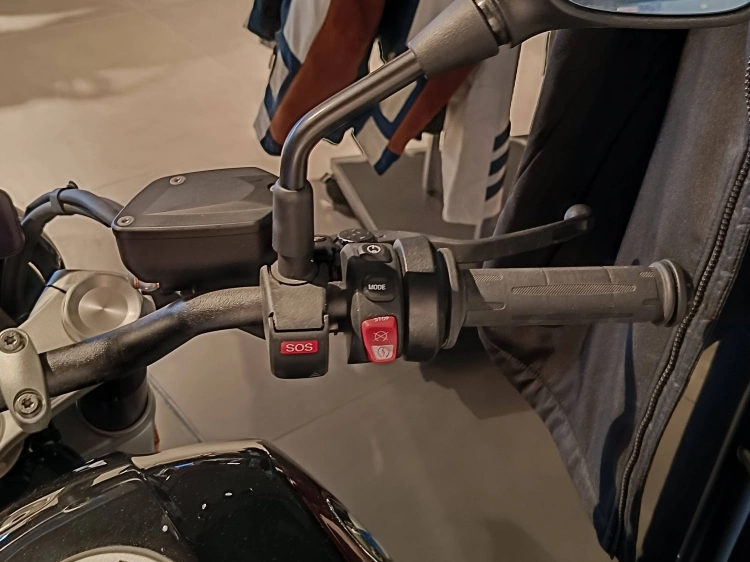 4 - BMW Motorrad R 12 R 12
