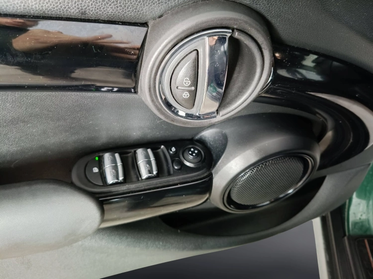 17 - MINI Cooper Mini 1.5 Cooper D Hype Seven 5p