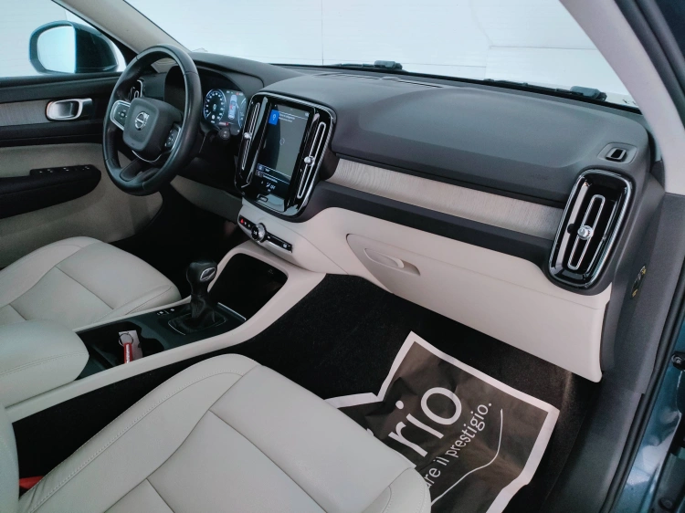 9 - Volvo XC40 XC40 2.0 d3 Inscription
