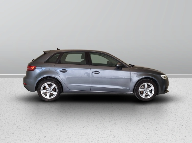 7 - Audi A3 A3 Sportback 30 1.6 tdi Business 116cv