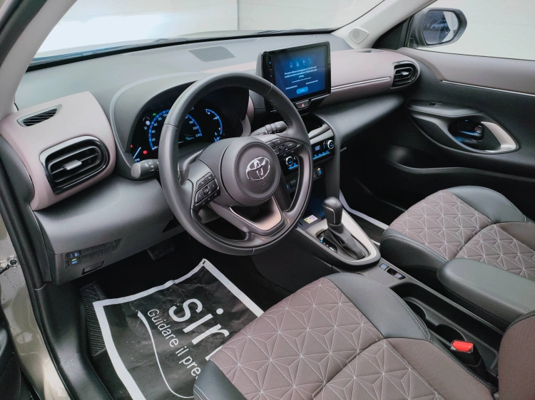 15 - Toyota Yaris Cross Yaris Cross 1.5h Lounge fwd 116cv e-cvt