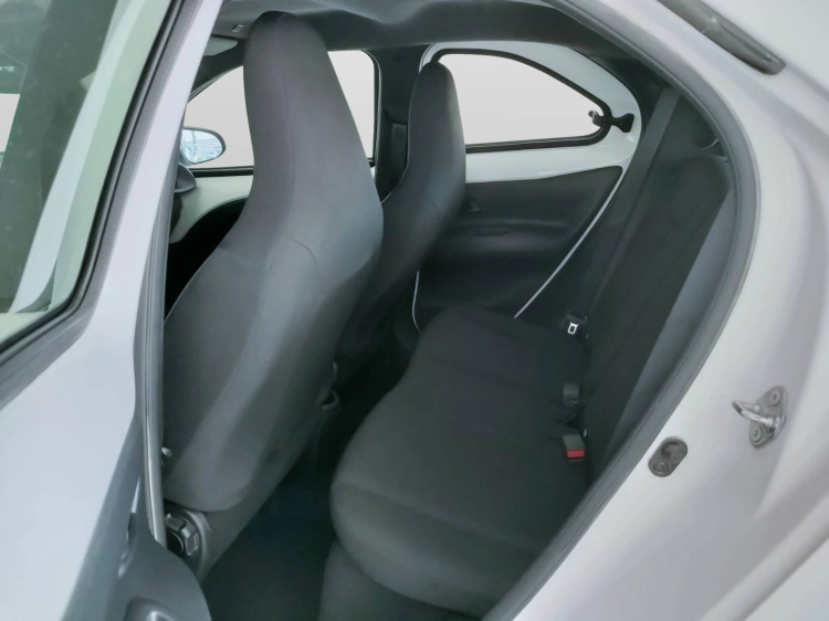 12 - Toyota Aygo X Aygo X 1.0 Active 72cv