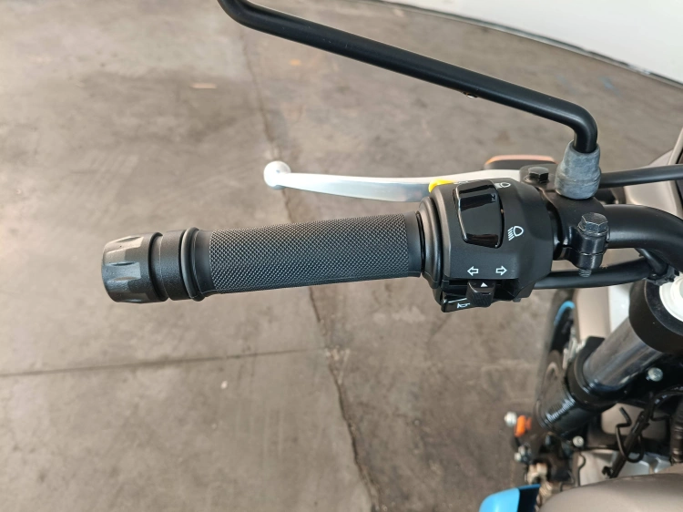 6 - Royal enfield Himalayan Himalayan 400 Abs E5