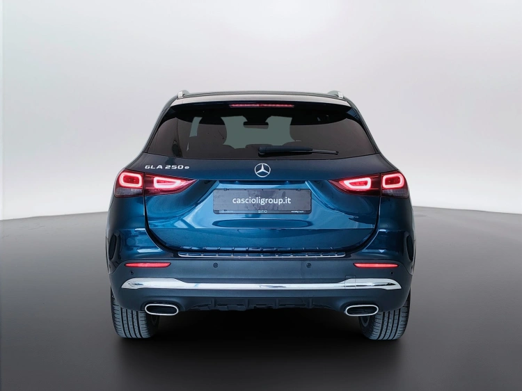 6 - Mercedes-Benz GLA 250 e phev (eq-power) Premium auto