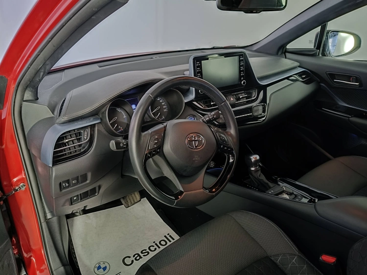 7 - Toyota C-HR C-HR 1.8h Trend e-cvt