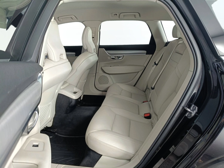 10 - Volvo V90 V90 2.0 D4 Momentum Business Pro awd geartronic