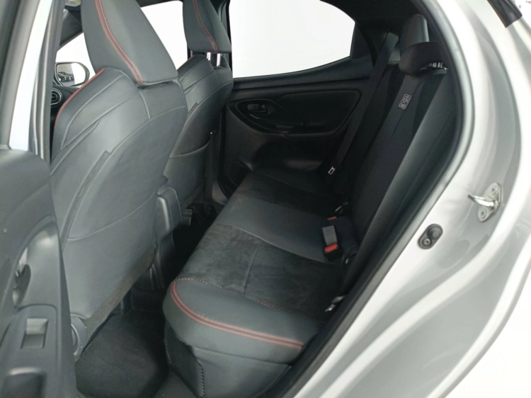 10 - Toyota Yaris Yaris 1.5h 130 GR Sport