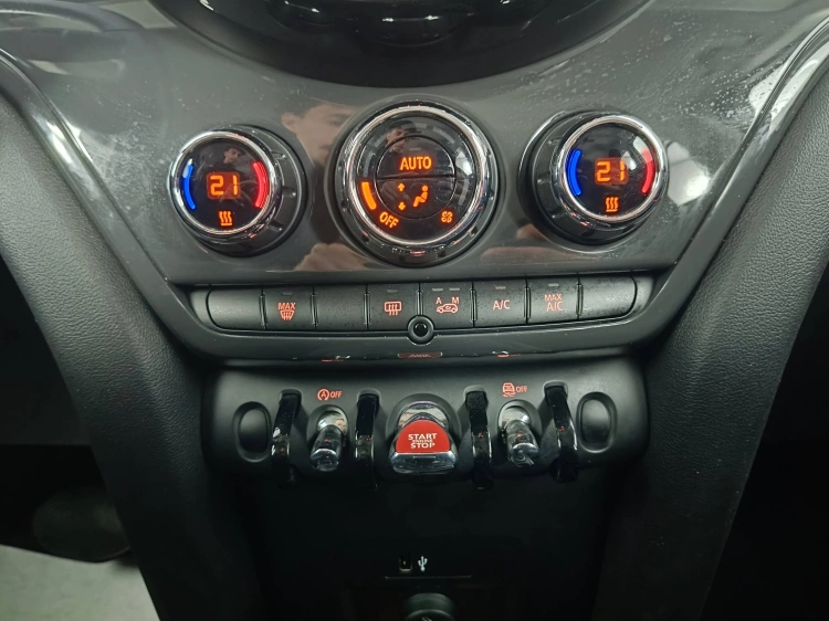 17 - MINI Countryman Mini Countryman 2.0 Cooper D Classic auto