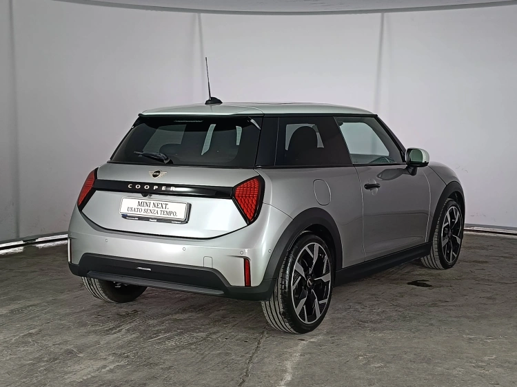 4 - MINI Cooper Mini Cooper 3p 1.5 C Favoured auto