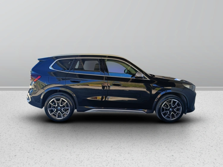 6 - BMW X1 X1 sdrive18i X-Line auto
