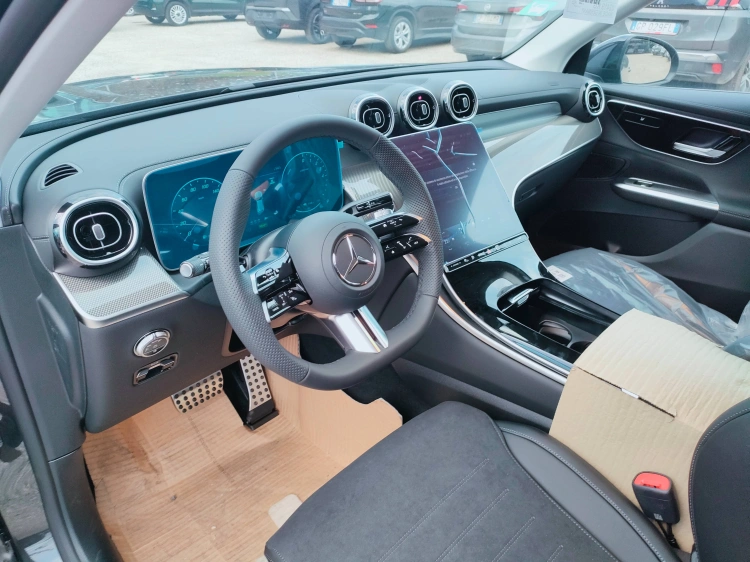 11 - Mercedes-Benz GLC 300 de 4MATIC