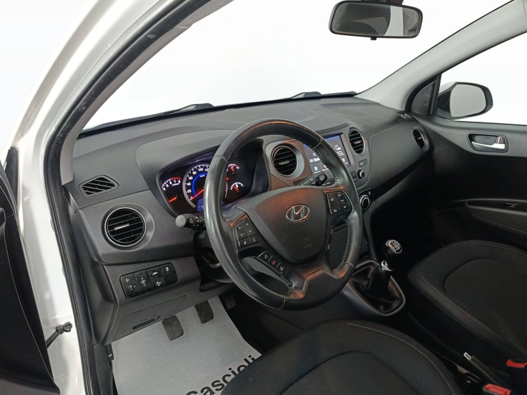 7 - Hyundai i10 i10 1.0 Prime