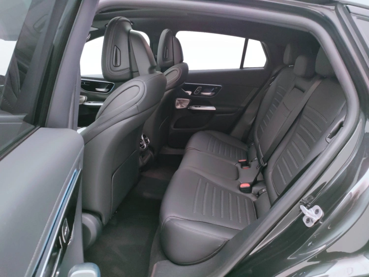 10 - Mercedes-Benz GLC 300 de phev AMG Line Advanced 4matic auto