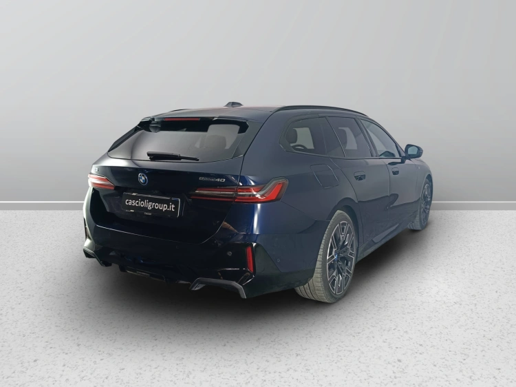 5 - BMW i5 BMW i5 eDrive40 Touring