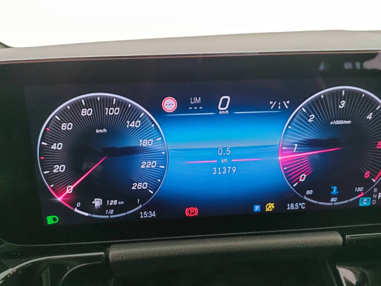 17 - Mercedes-Benz GLA 200 d AMG Line Advanced Plus 4matic auto