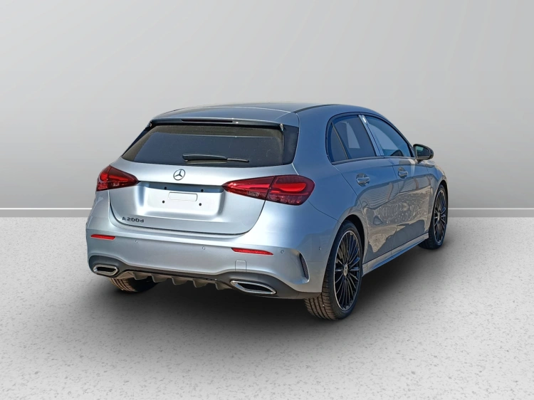 5 - Mercedes-Benz Classe A 200 d Automatic