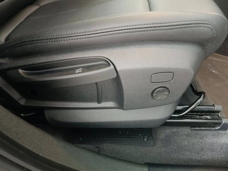 18 - BMW X1 X1 sdrive18d xLine Plus auto